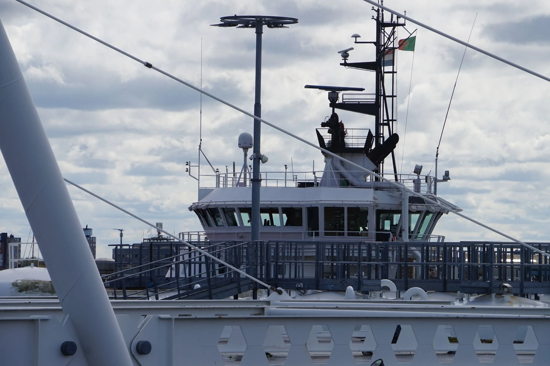 Passerelle de commandement d'un navire industriel — Formation IA pour expert judiciaire maritime